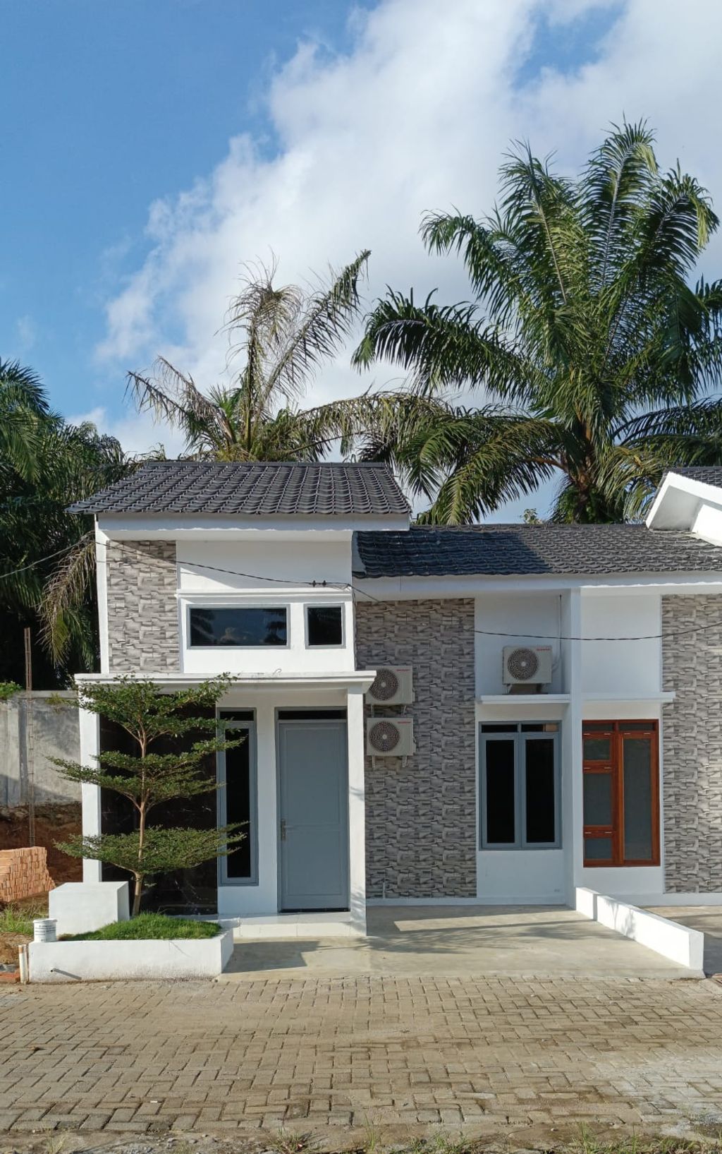 foto tampak rumah tipe 54 perumahan Binjai Golden Mansion
