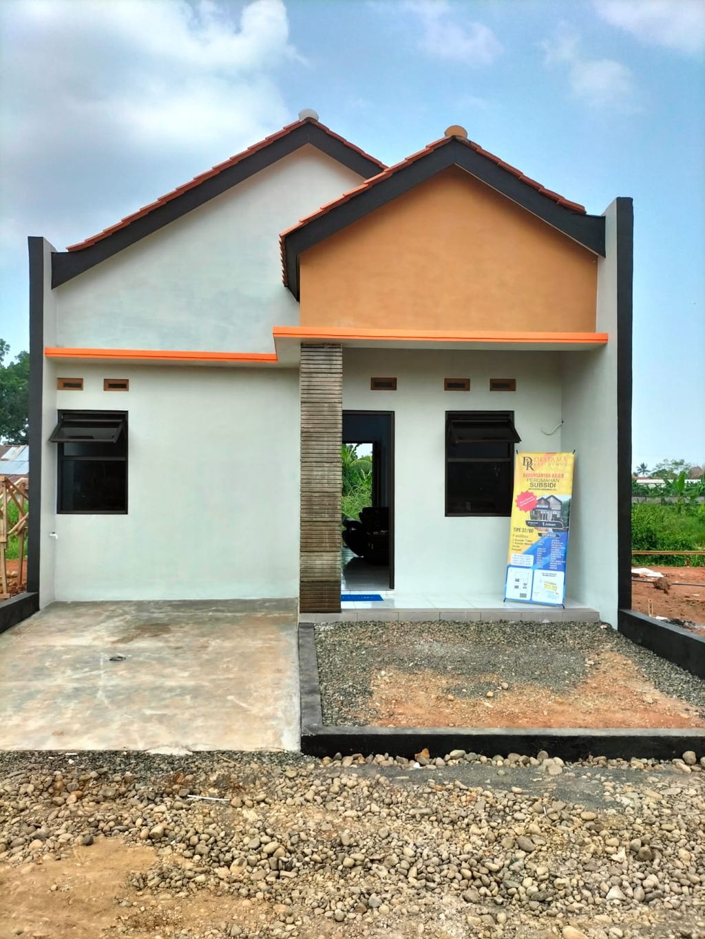 foto tampak rumah tipe Subsidi perumahan Destama Residence