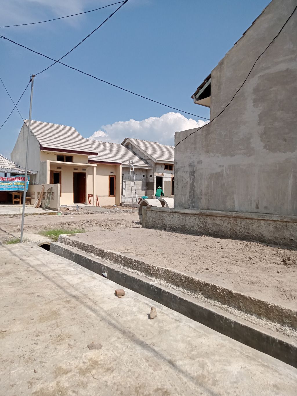 foto gerbang perumahan Moderna Residence