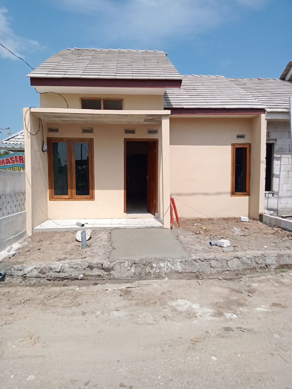 foto contoh rumah perumahan Moderna Residence