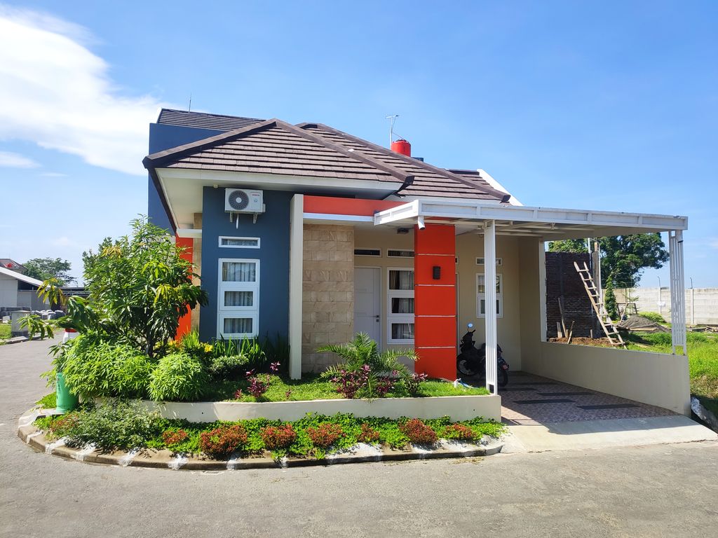 foto tampak rumah tipe 60/118 perumahan KARISMA RESIDENCE CIREBON
