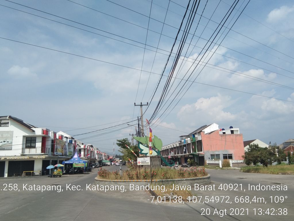 foto posisi tengah perumahan TAMAN KOPO KATAPANG 2