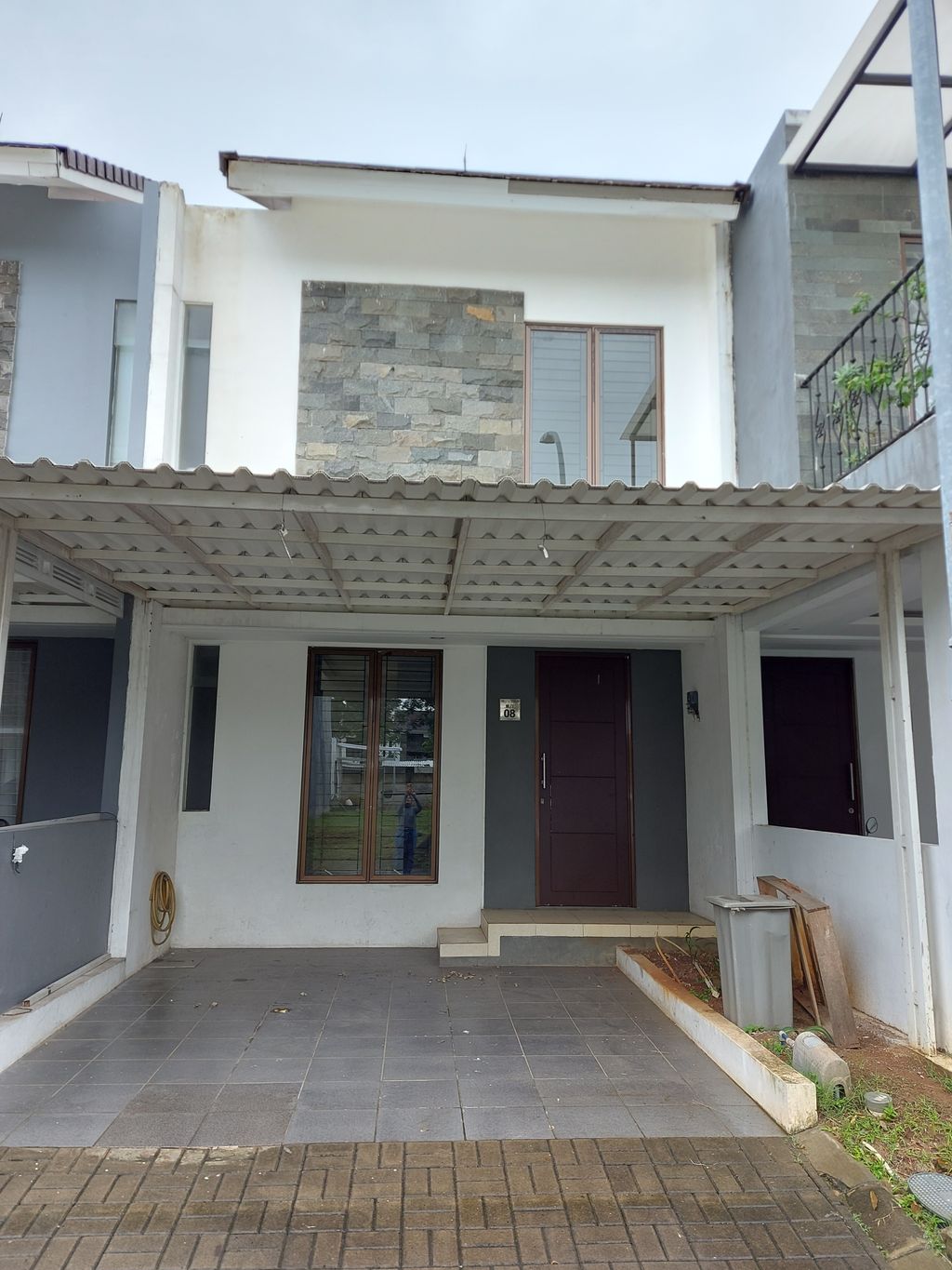 foto tampak rumah tipe ROSE perumahan GRAHA RAYA VIOLA