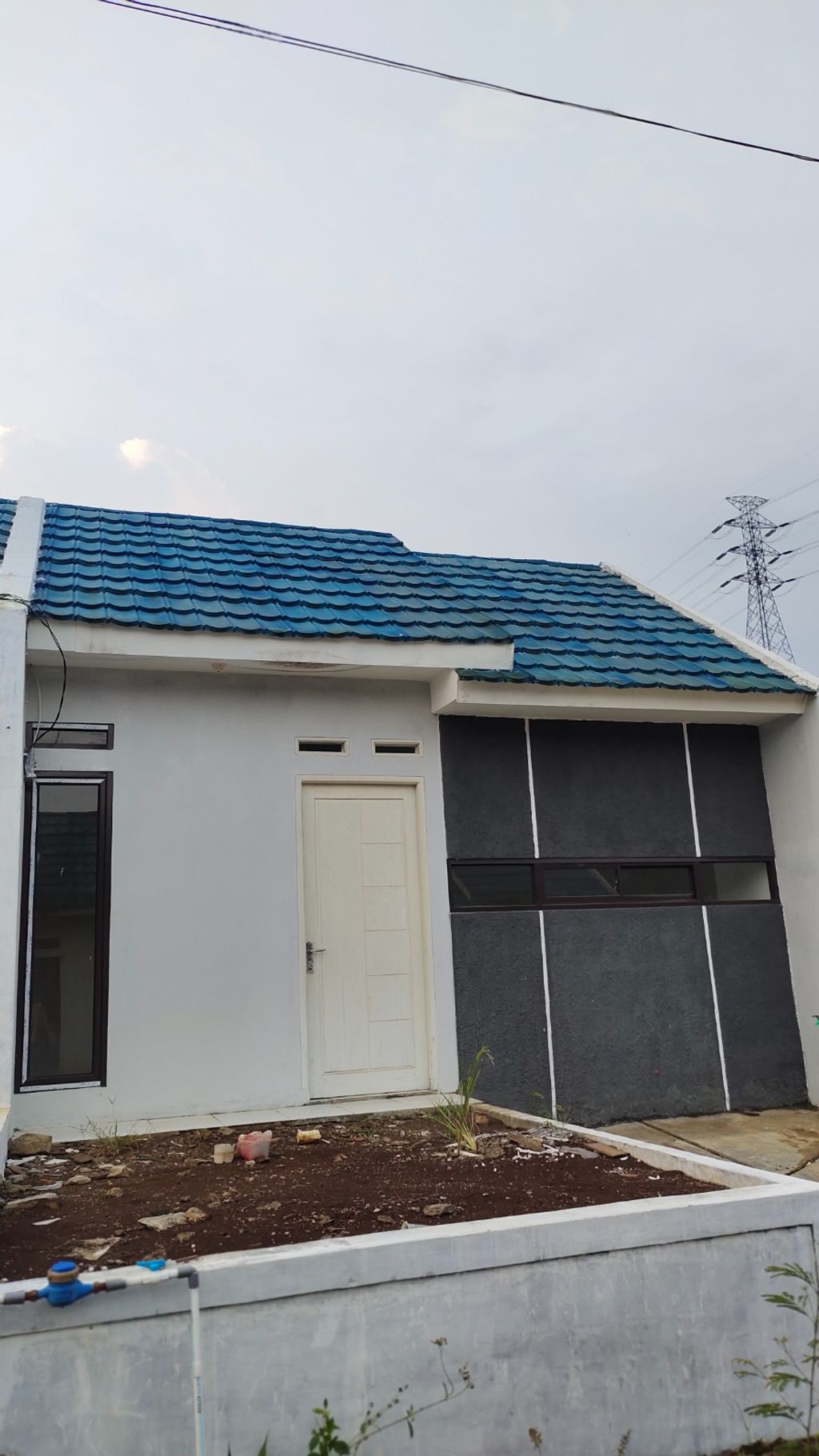 foto tampak rumah tipe SUBSIDI (60/30) perumahan Green Emerald Parung Kuda