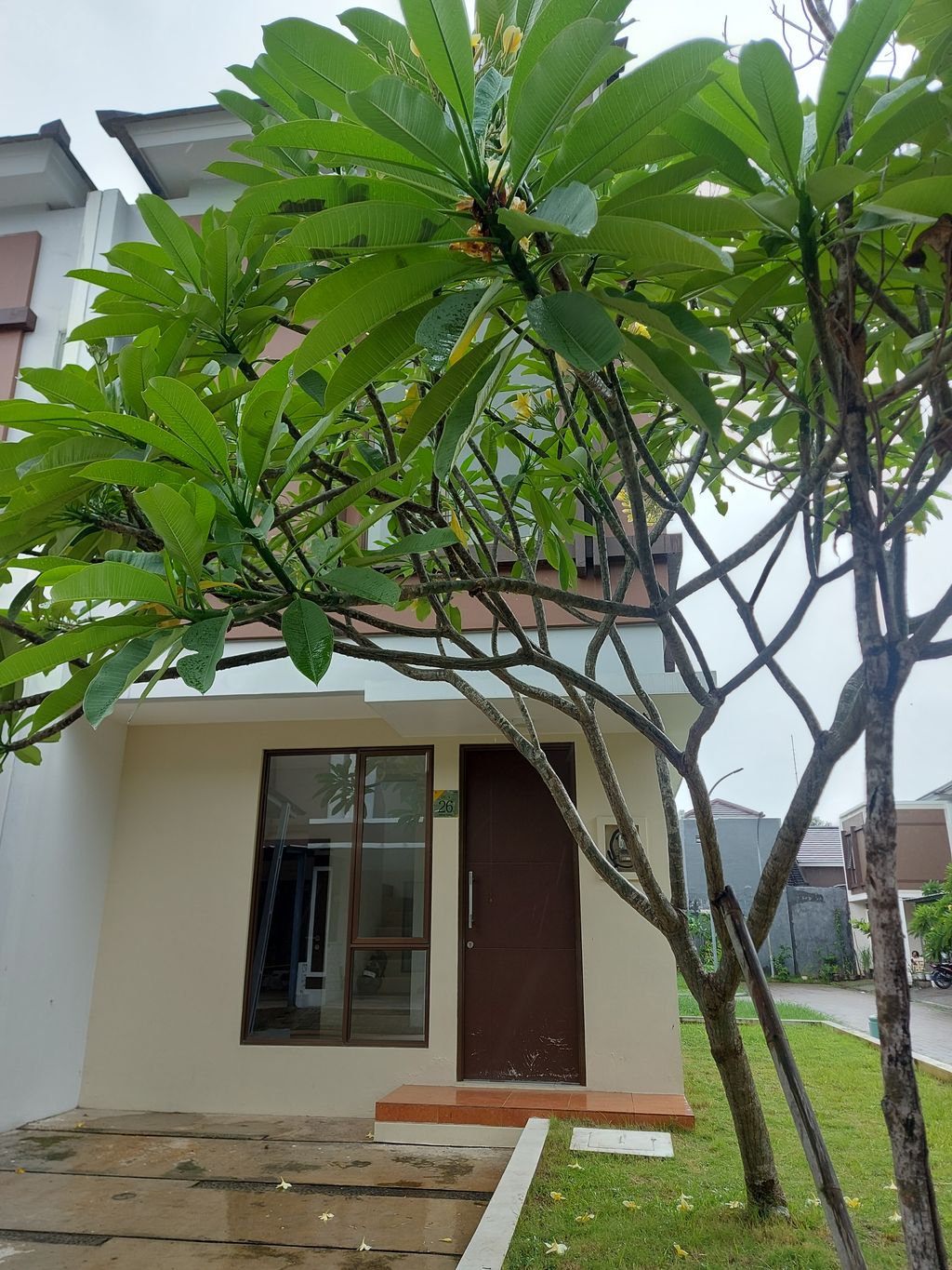 foto tampak rumah tipe IVY perumahan GRAHA RAYA FORTUNE TERRACE