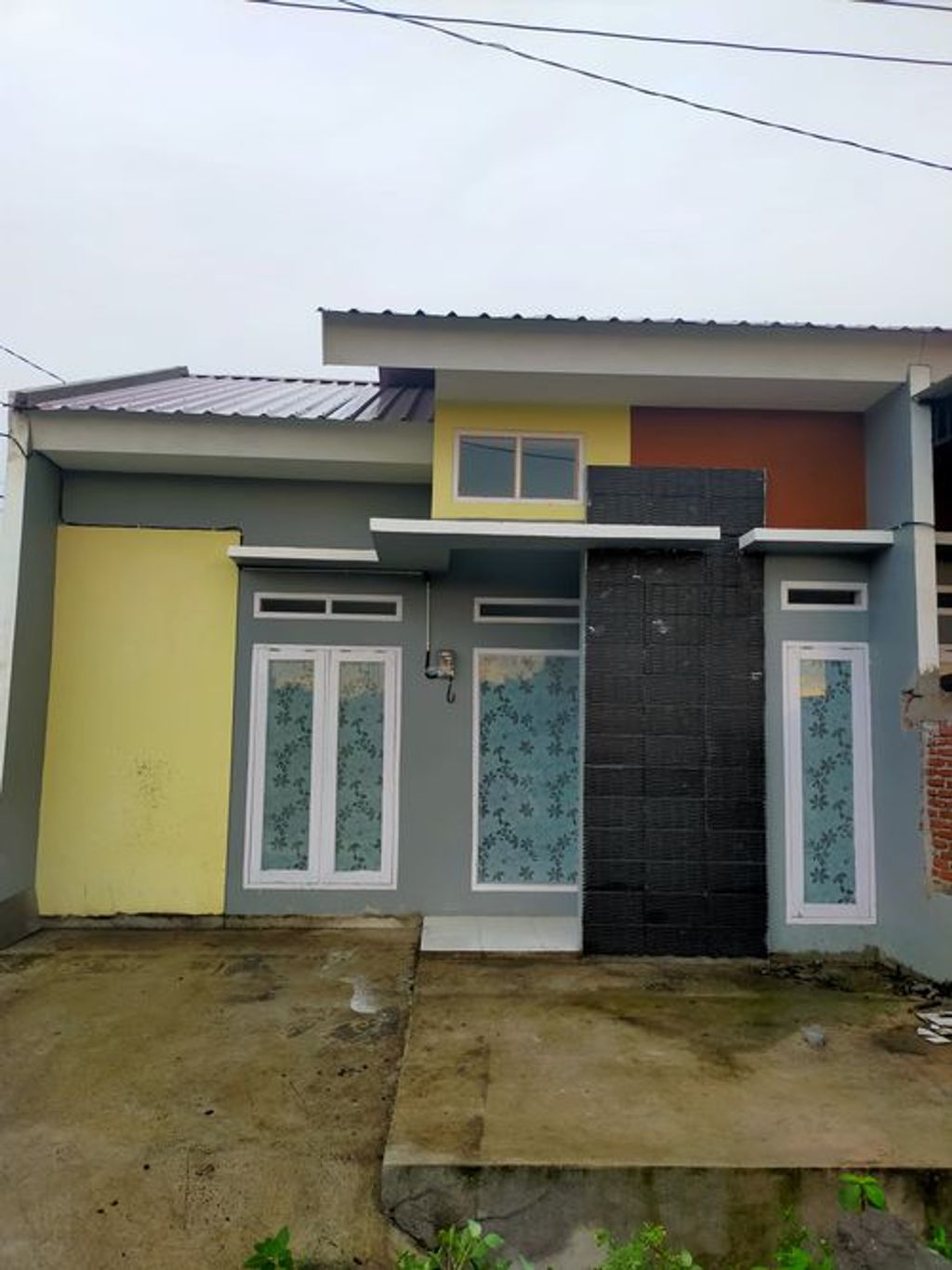 foto tampak rumah tipe 45 perumahan AZALIA RESIDENCE