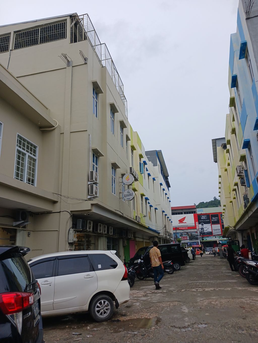 foto gerbang perumahan RUKO ENTROP TAHAP 2