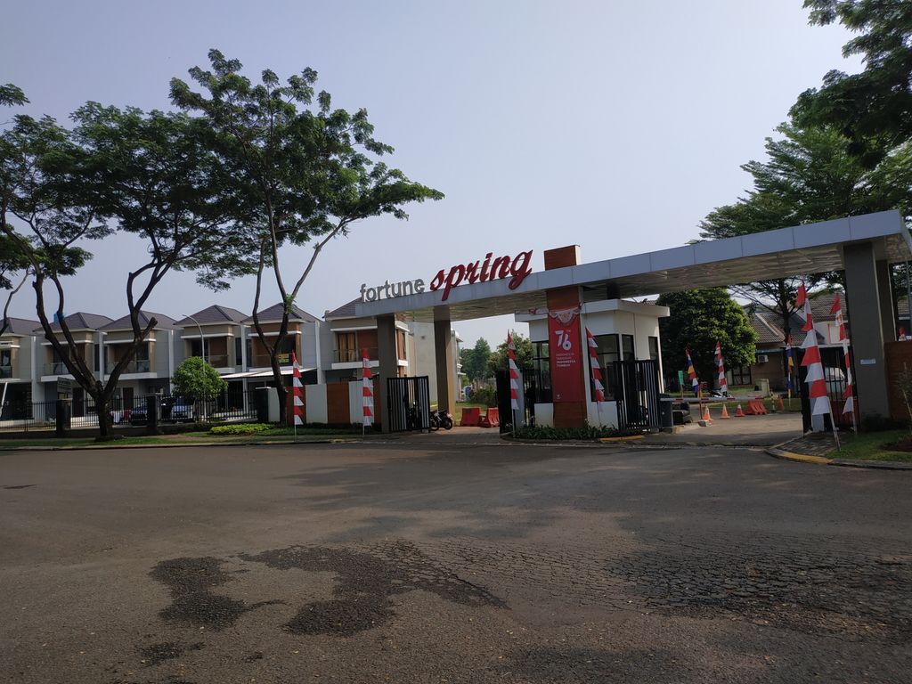foto gerbang perumahan GRAHA RAYA FORTUNE SPRING