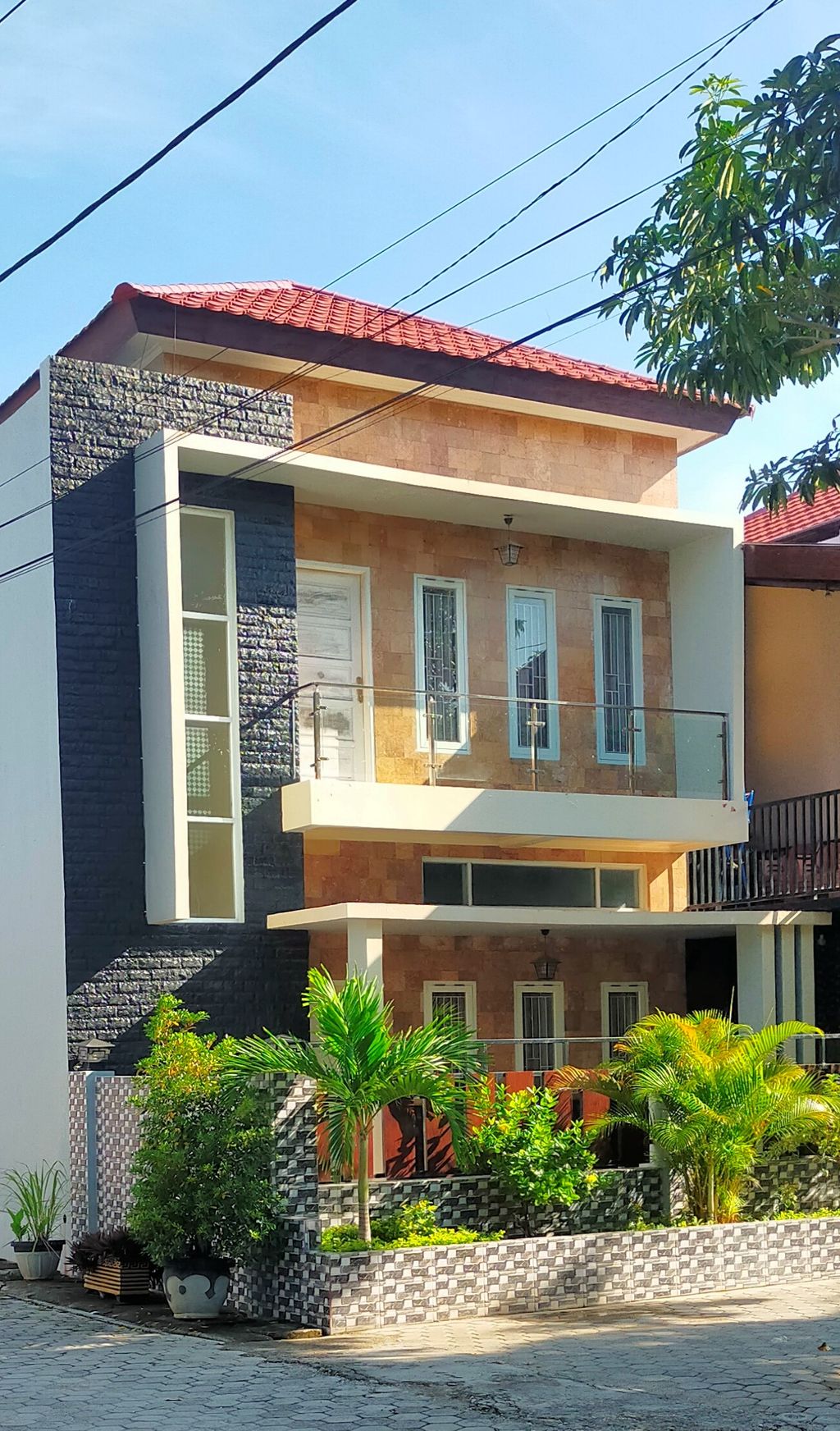 foto tampak rumah tipe 140 perumahan SEJAHTERA REGENCY II