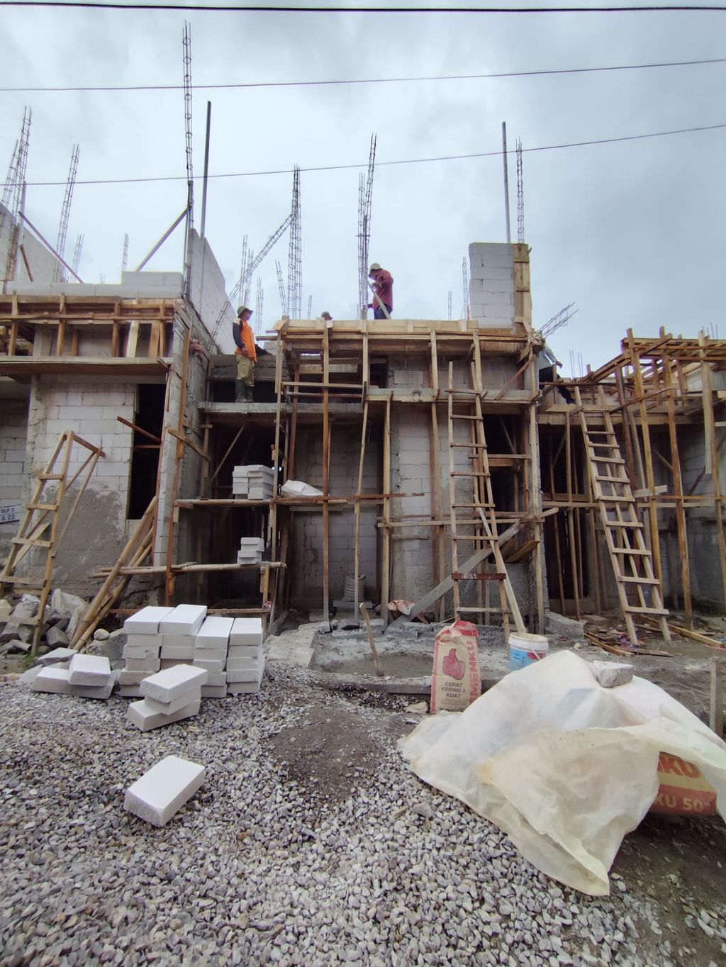 foto tampak rumah tipe Scandinavian Cozy Level	430 perumahan G-Land Padalarang Residence 3