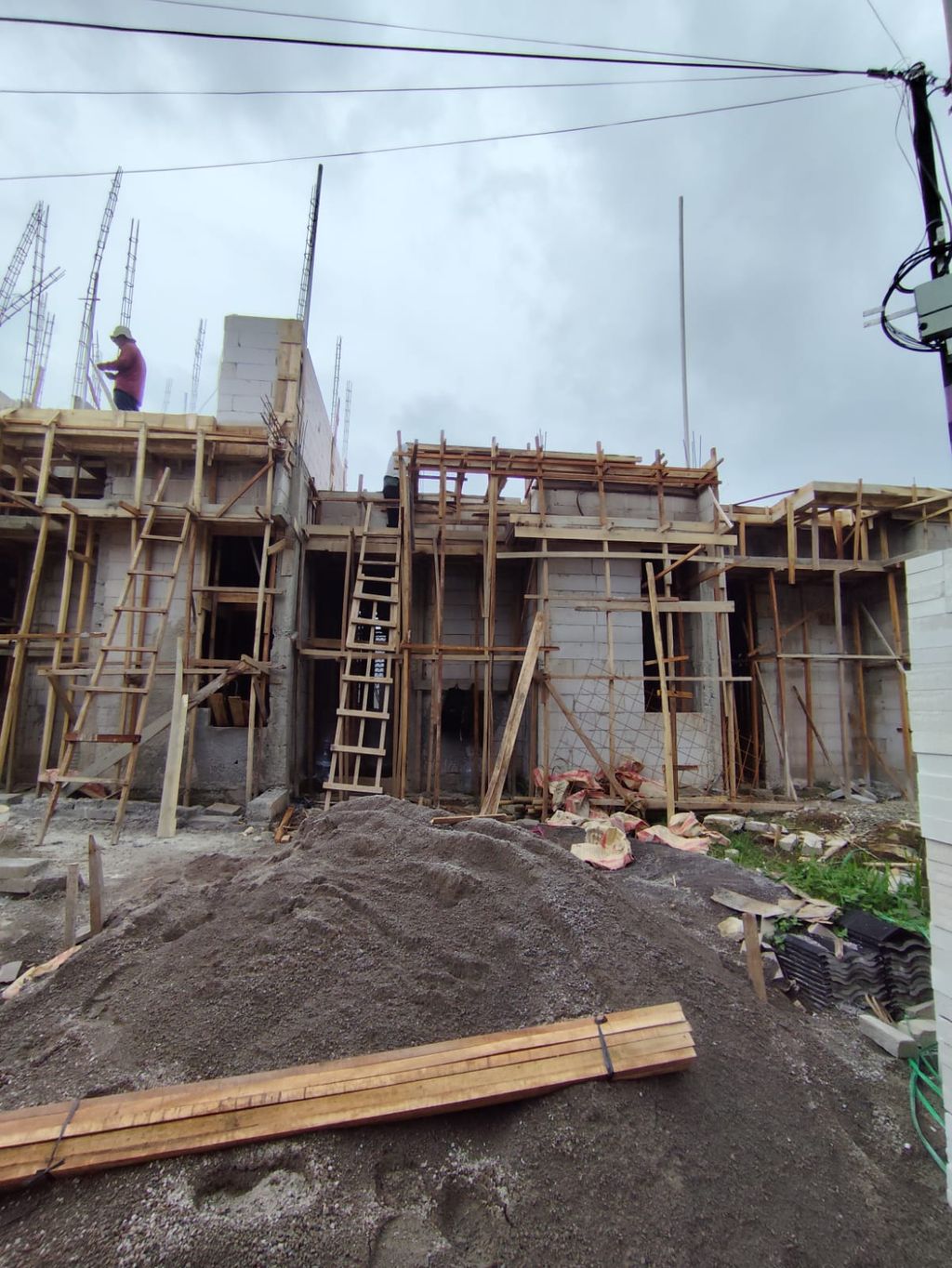 foto tampak rumah tipe Scandinavian Cozy Level	430 perumahan G-Land Padalarang Residence 3