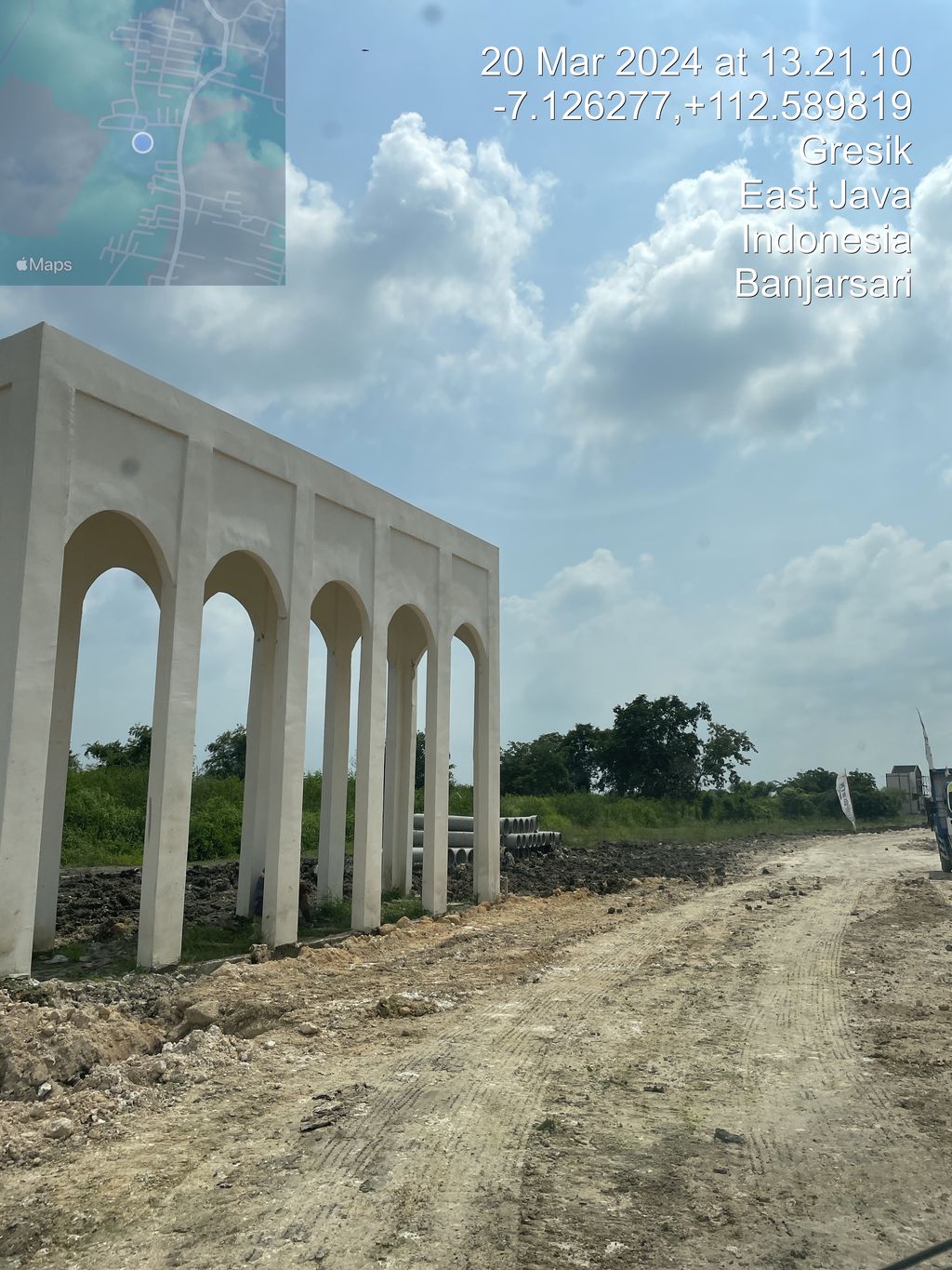 foto gerbang perumahan MANYAR RIVERSIDE