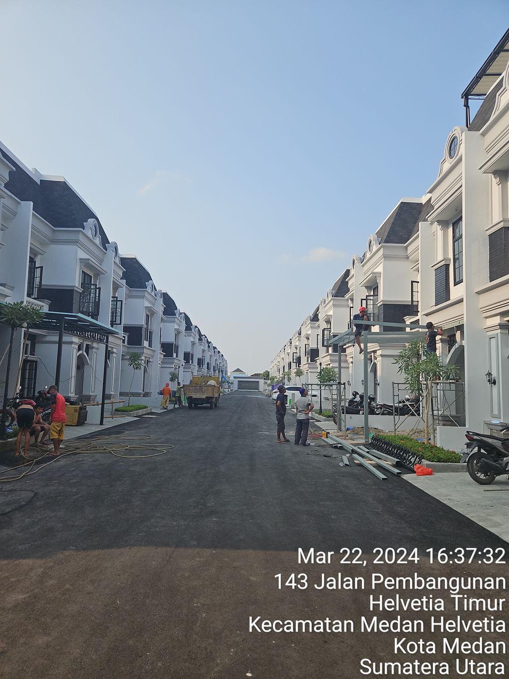 foto posisi tengah perumahan THE MARRIOTT VILLAS