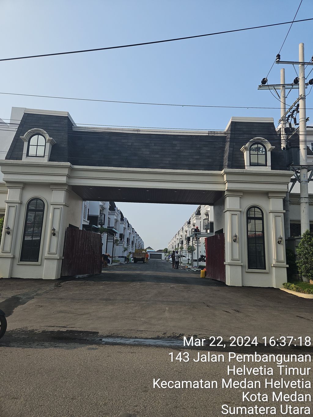 foto gerbang perumahan THE MARRIOTT VILLAS