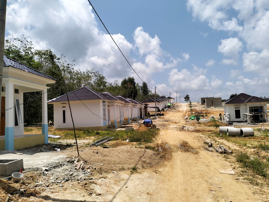 foto posisi tengah perumahan VILLA JERORA MAS