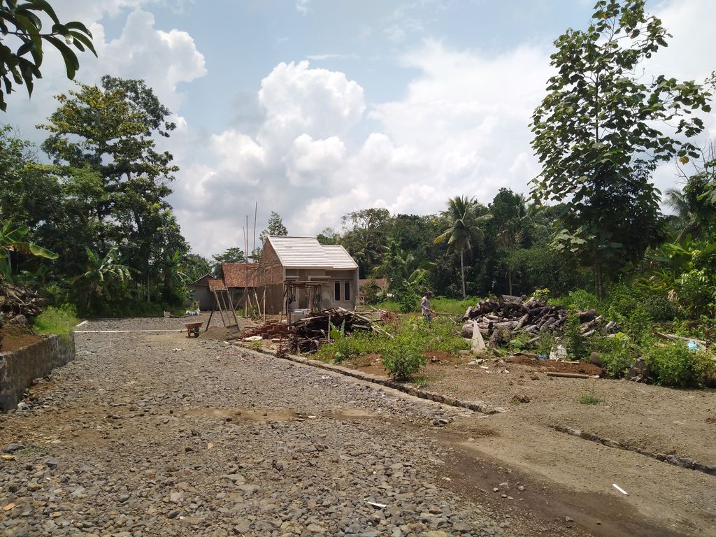 foto posisi tengah perumahan Garden Bojongsari Tahap 2