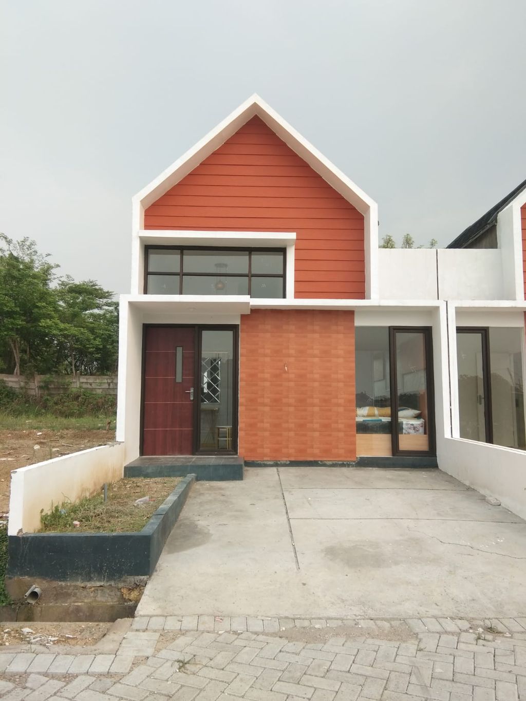 foto tampak rumah tipe 30/78 perumahan PERUM. THE QUEEN RESIDENCE
