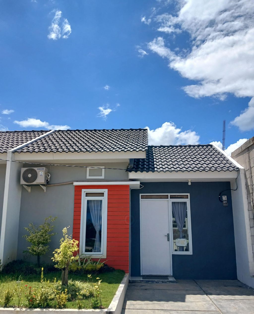 foto tampak rumah tipe FLPP 185JT perumahan PURI HARMONI CISOKA 2