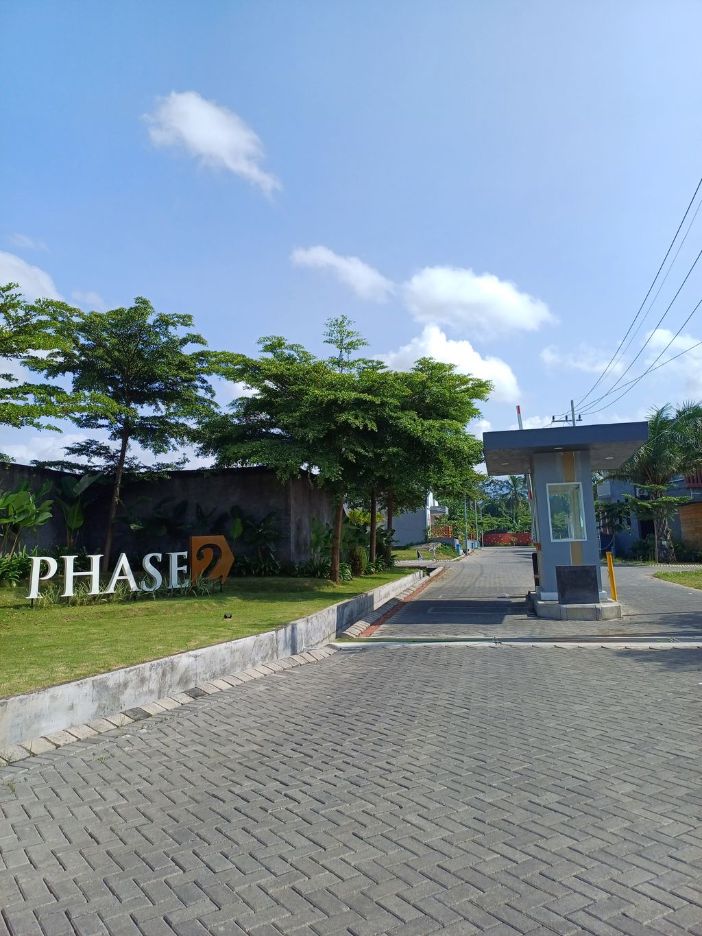foto gerbang perumahan RICH VILLAGE PHASE 2