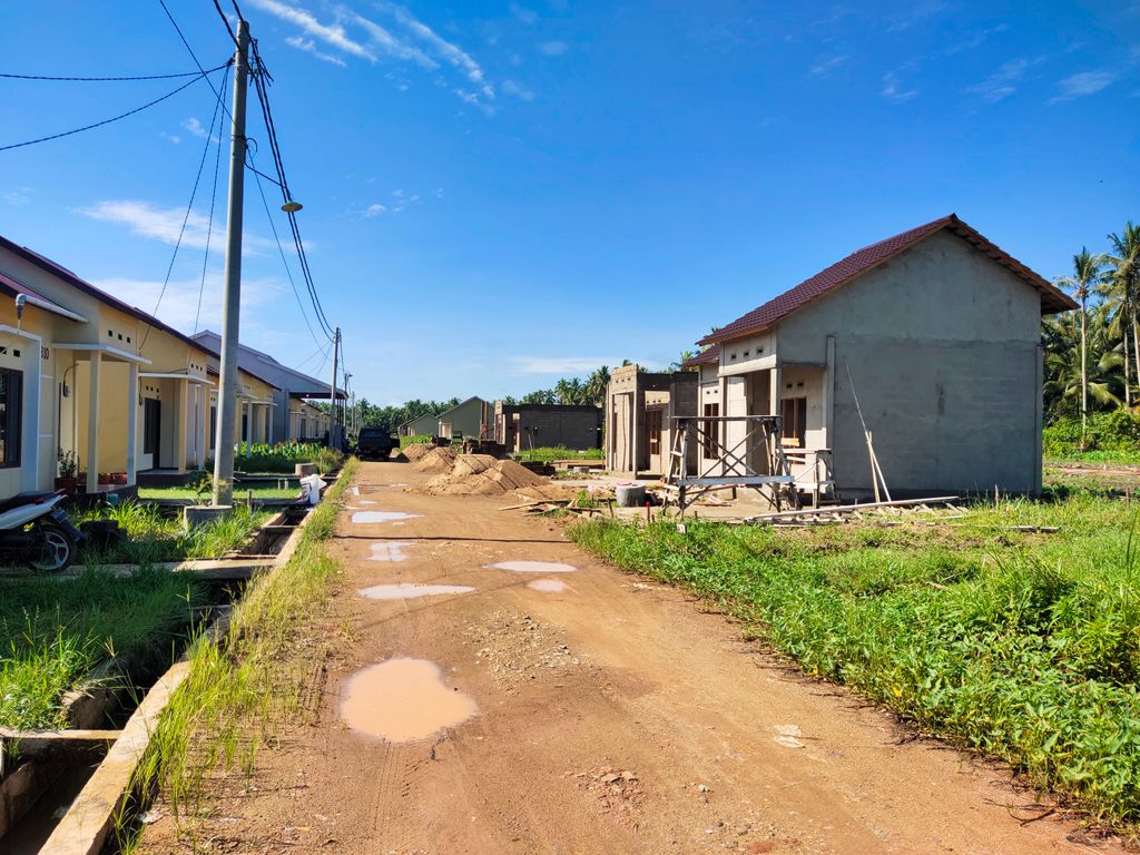 foto gerbang perumahan KEMYLA 5 ( A )