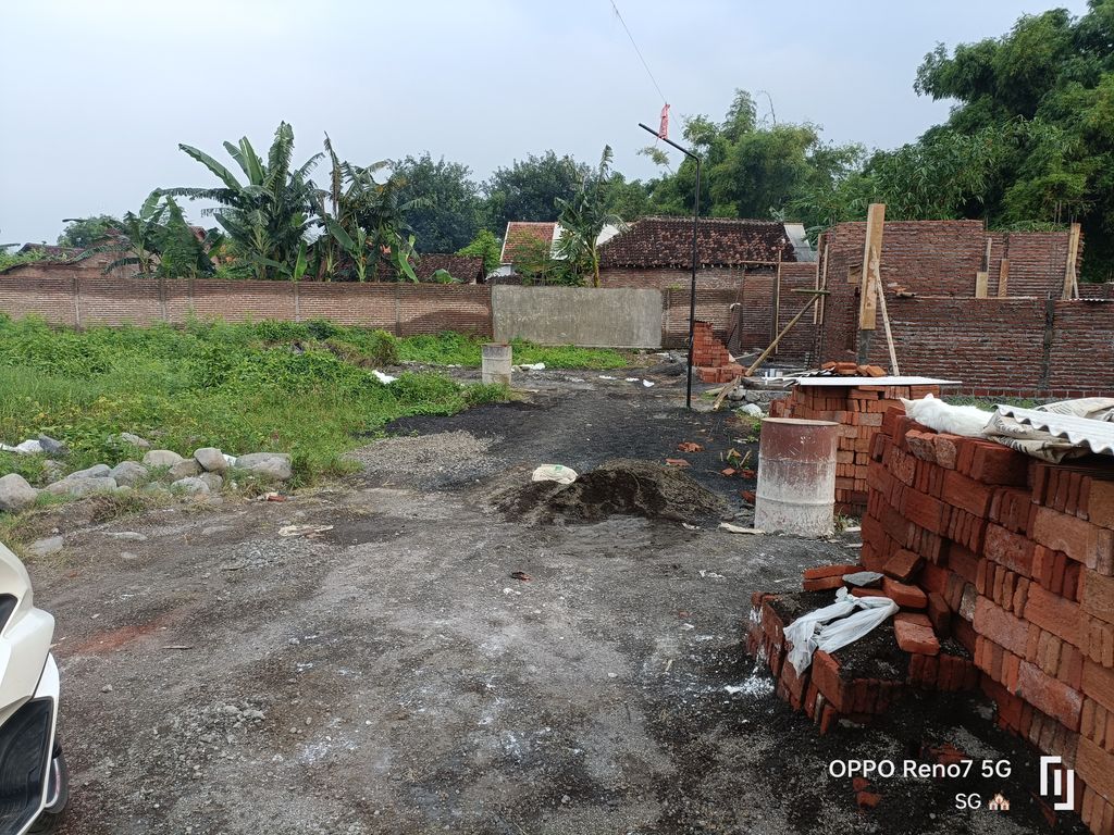 foto posisi tengah perumahan CLUSTER JREBENG KULON