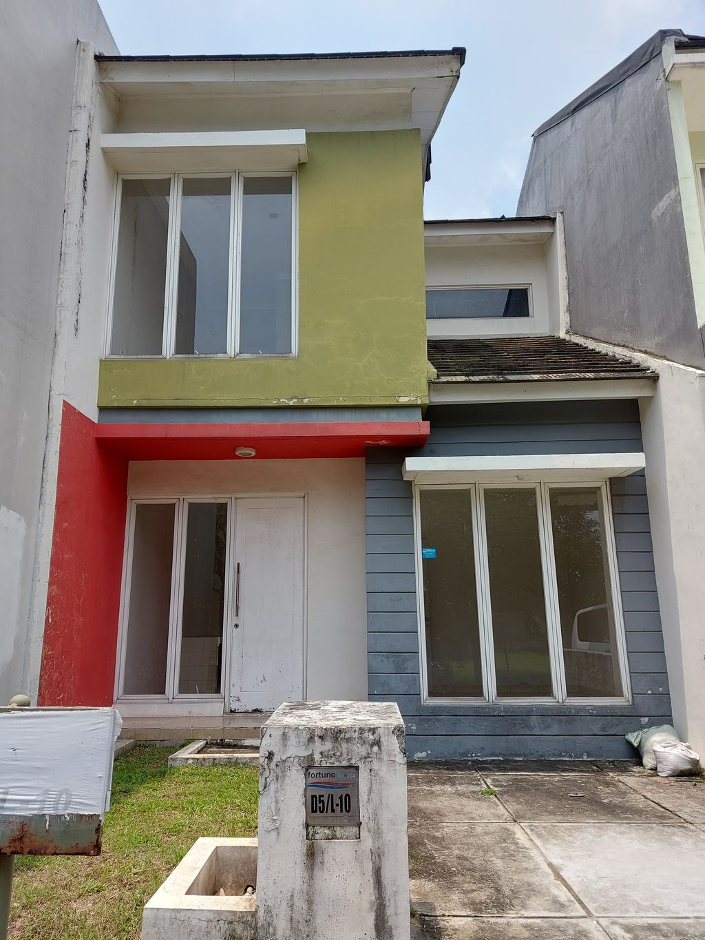 foto tampak rumah tipe AURA perumahan GRAHA RAYA FORTUNE BREEZE