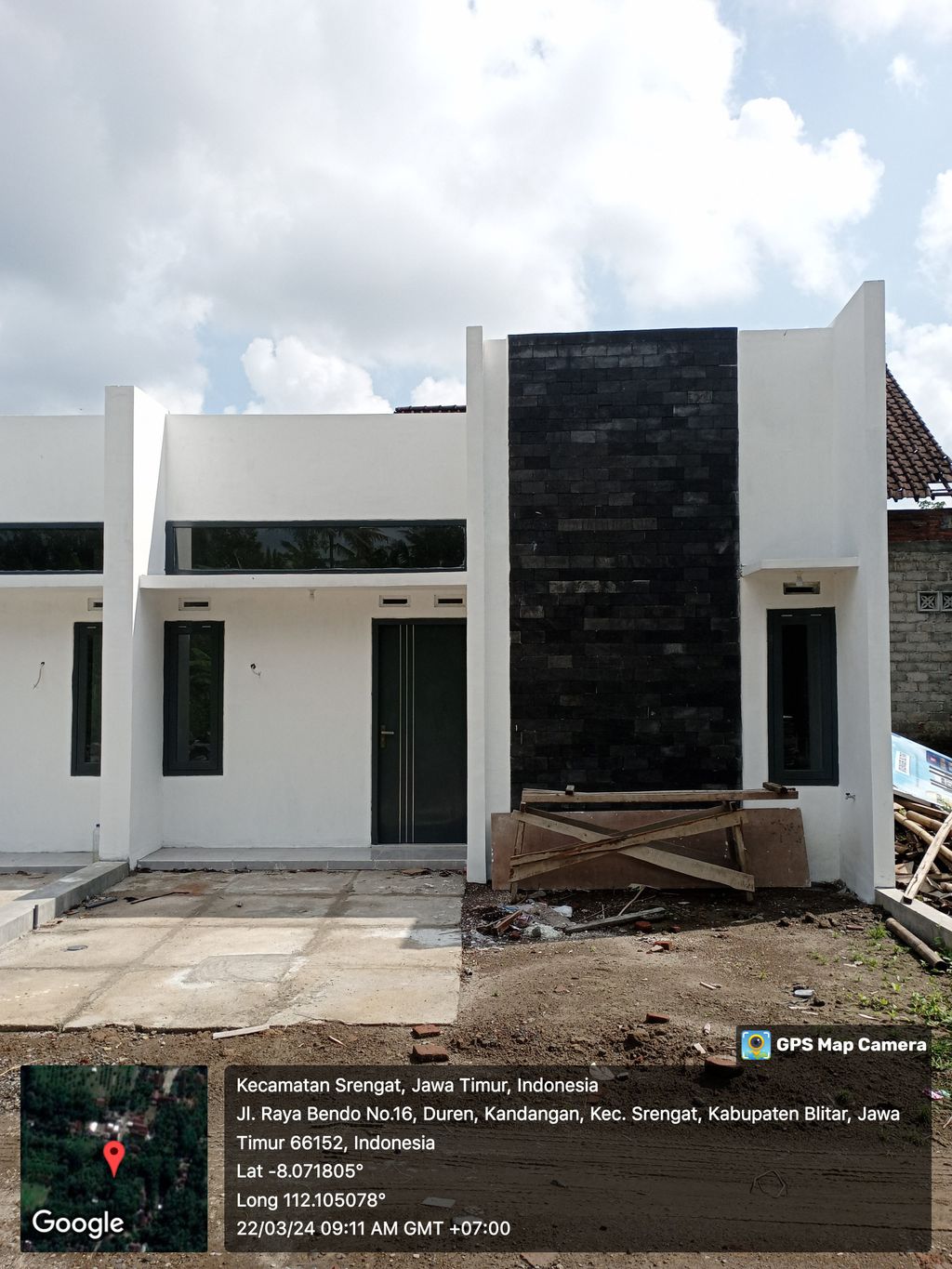 foto tampak rumah tipe Mawar perumahan BMW JATILENGGER
