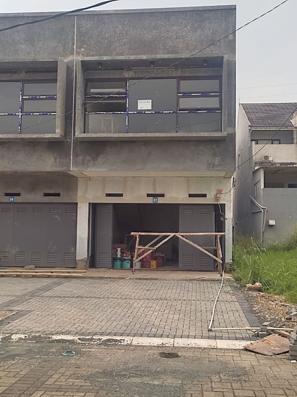 foto tampak rumah tipe 98/90 perumahan BATUNUNGGAL INDAH ESTATE RAHAYU