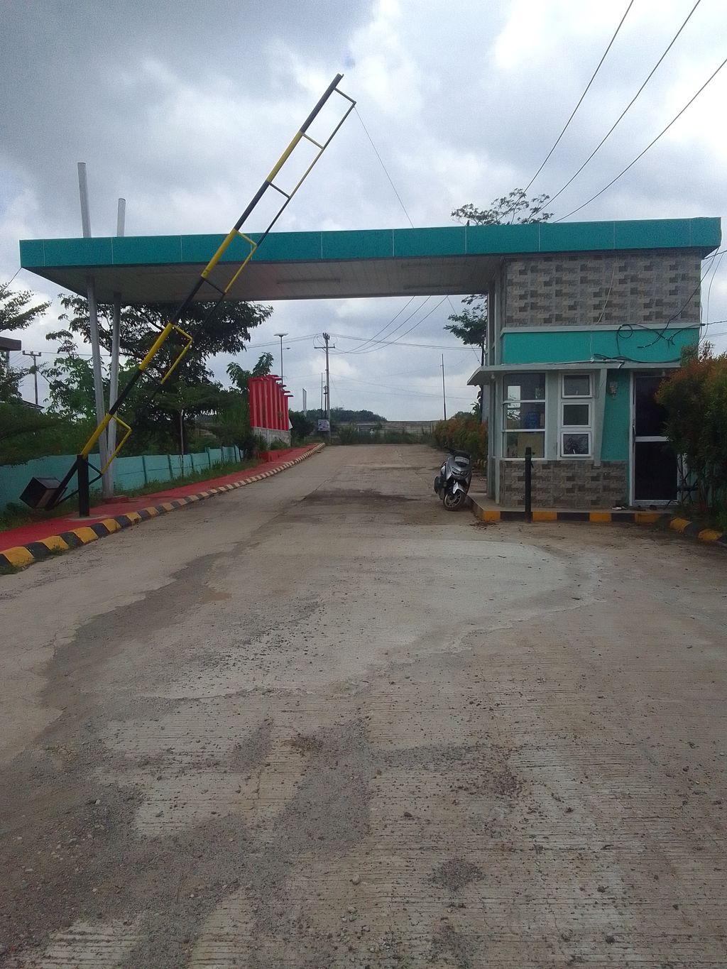 foto gerbang perumahan Perumahan DKU Cluster SS Premium