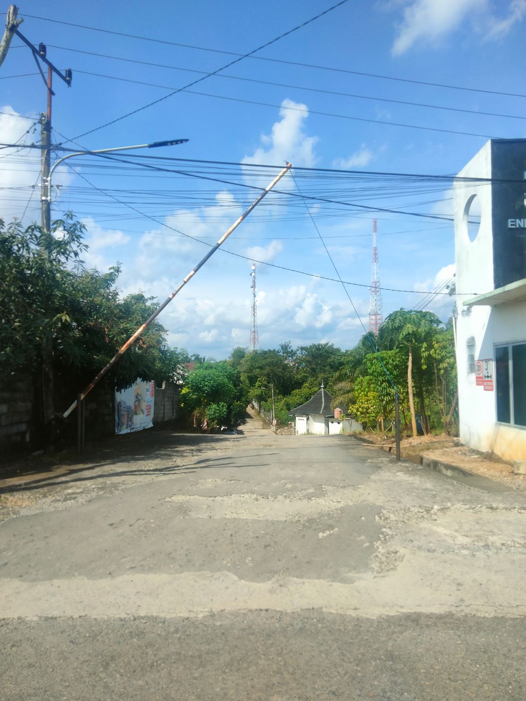 foto gerbang perumahan Perumahan Bukit Enim Lestari