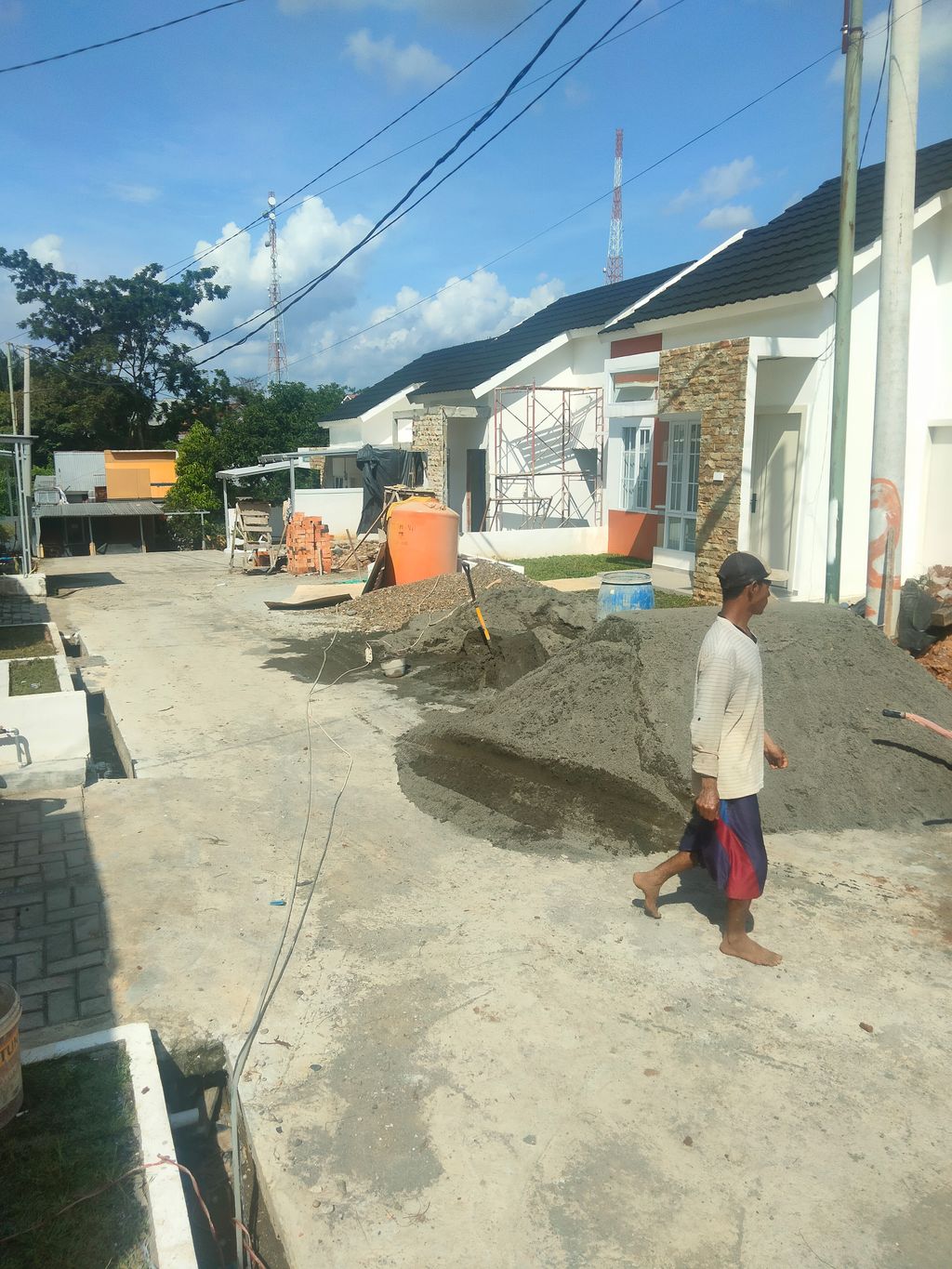 foto posisi tengah perumahan Perumahan Bukit Enim Lestari