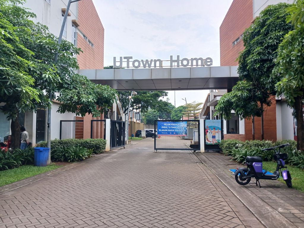 foto gerbang perumahan U TOWN BINTARO JAYA