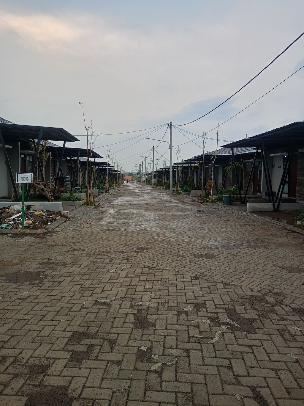 foto posisi tengah perumahan PERUMAHAN GRAND KEDAMEAN REGENCY TAHAP III