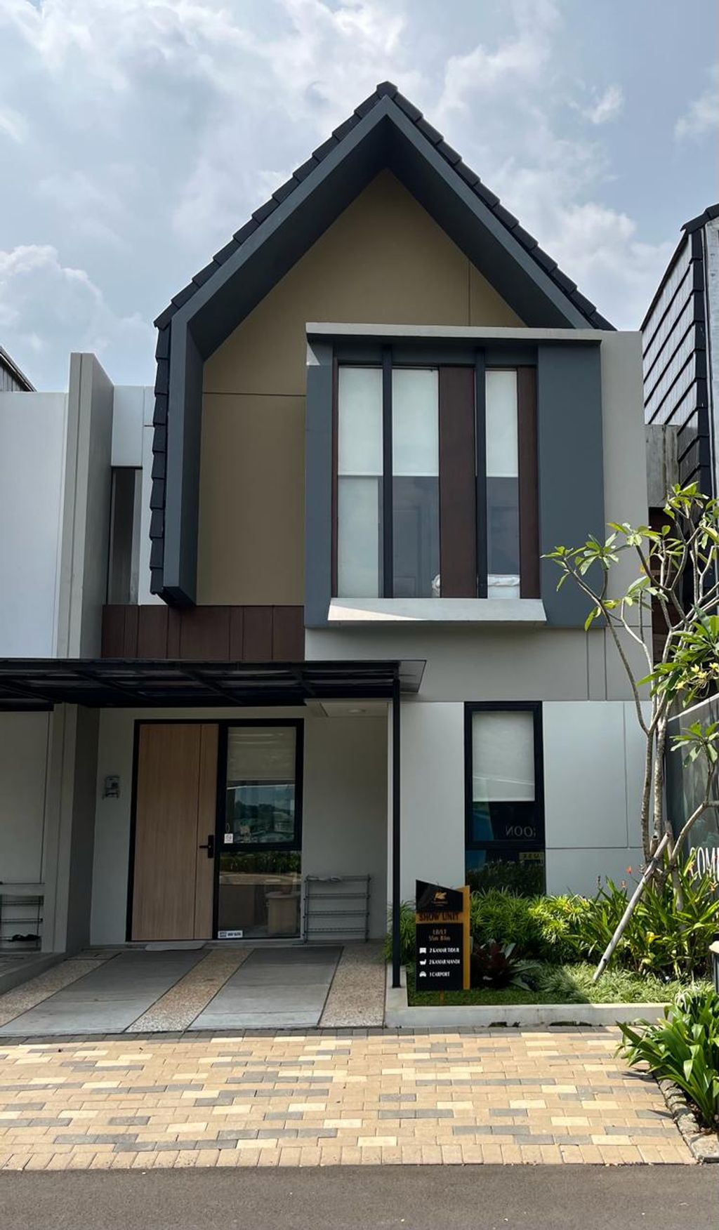 foto tampak rumah tipe GAIA perumahan The Ayarahill AT Serpong