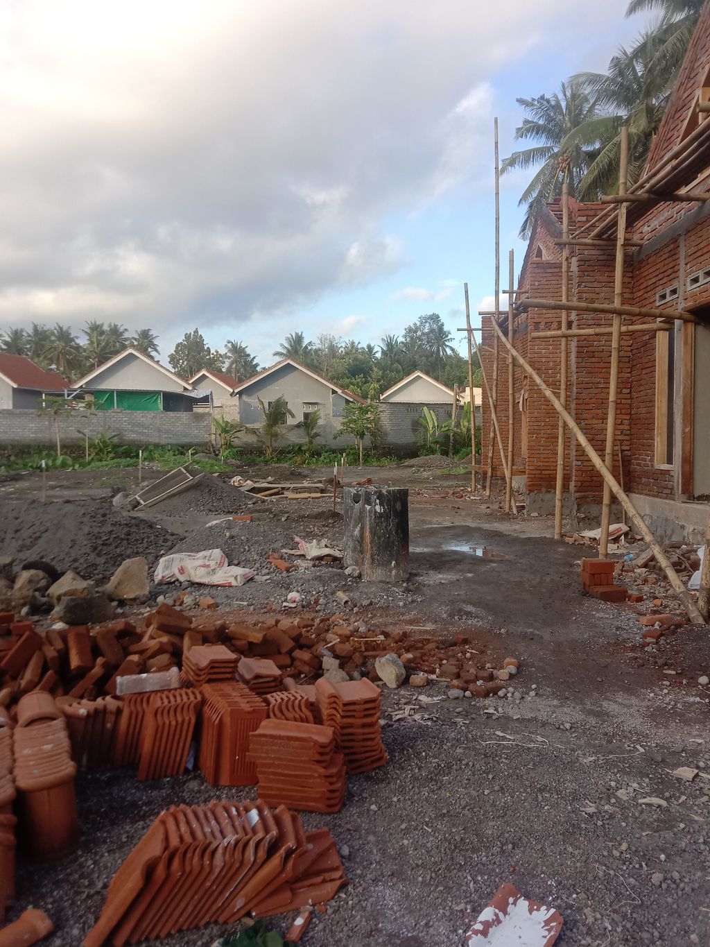 foto posisi tengah perumahan Villa Garden