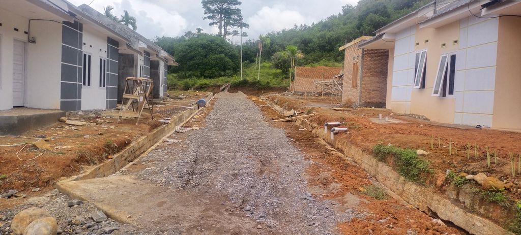 foto posisi tengah perumahan RATU RESIDENCE II