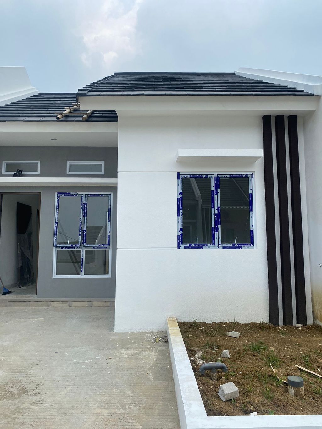 foto tampak rumah tipe A Blok G15 perumahan Graha Mirai
