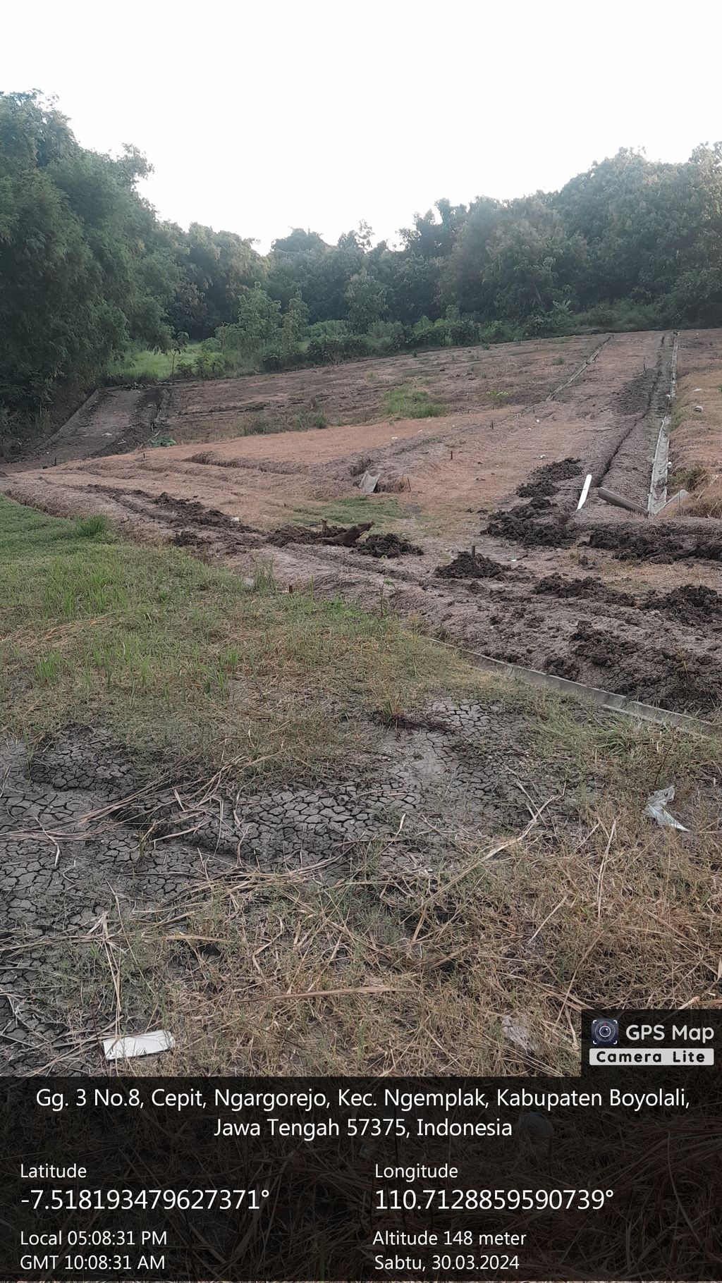 foto posisi tengah perumahan GRIYA CENGKLIK PERMAI