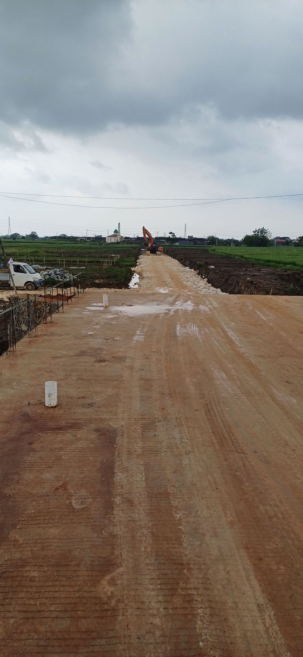 foto posisi tengah perumahan GRAHA CIPTA 5 SUMBERJAYA