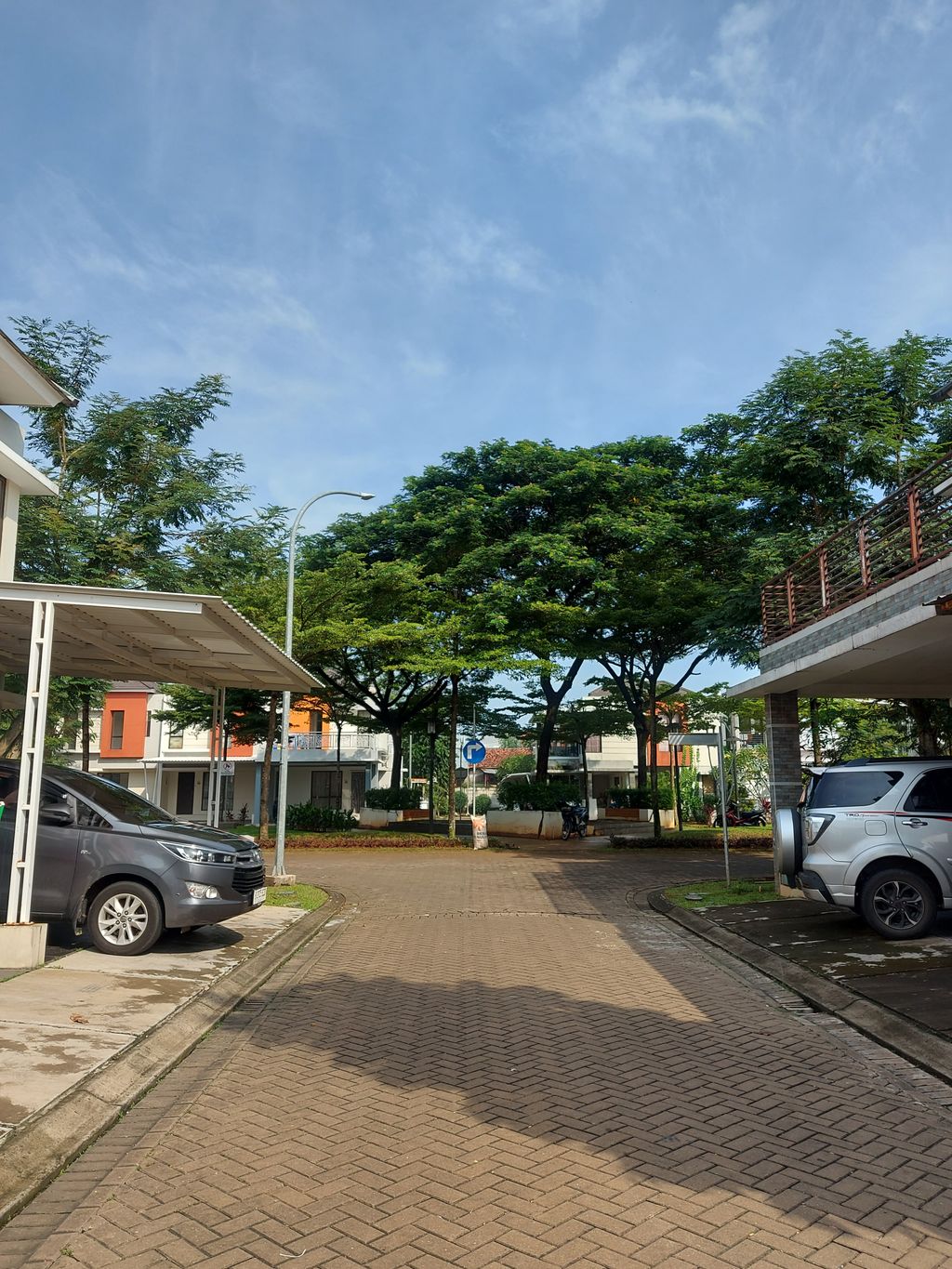 foto posisi tengah perumahan GRAHA RAYA LINEA