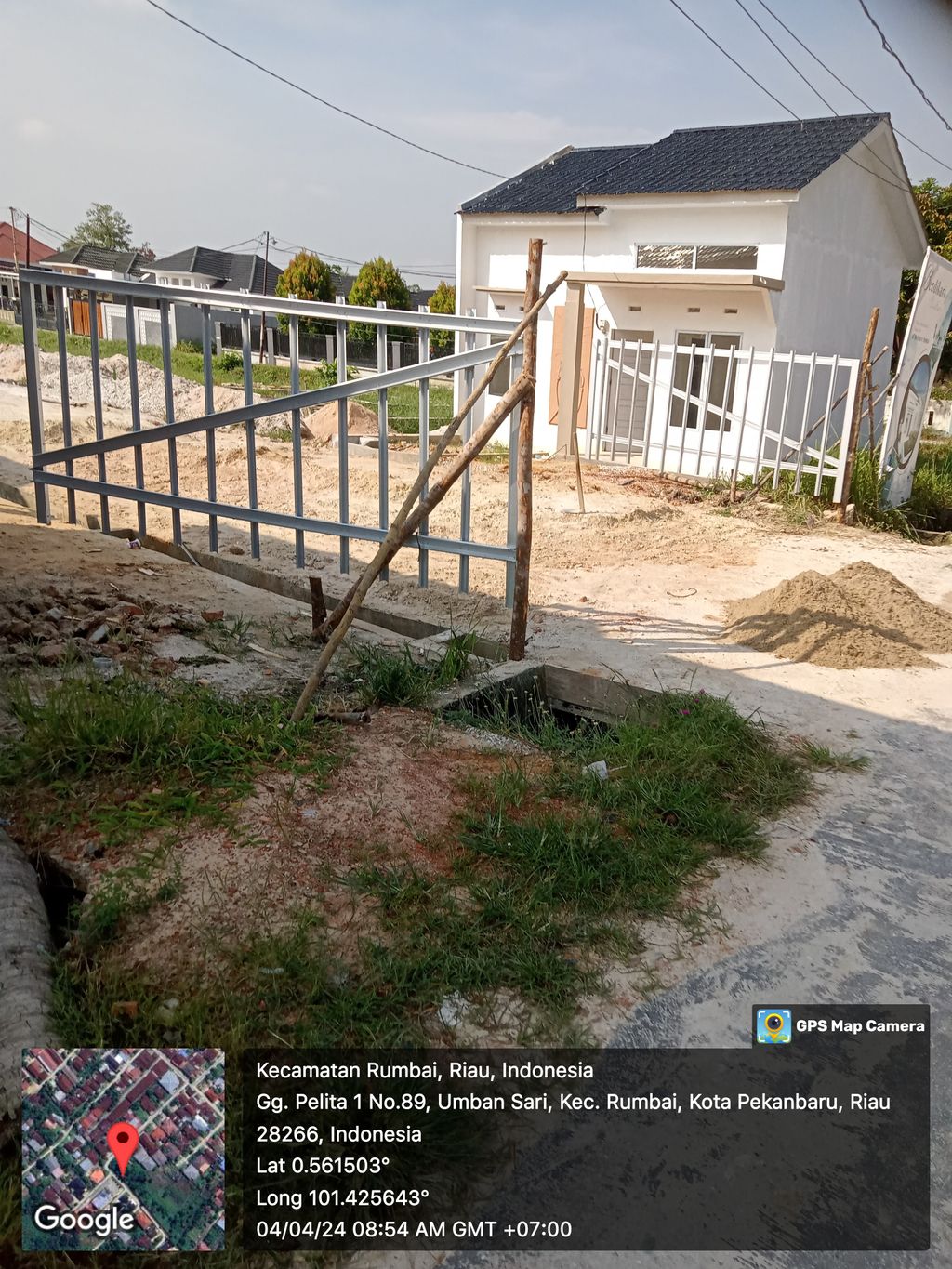 foto gerbang perumahan BERDIKARI CLUSTER