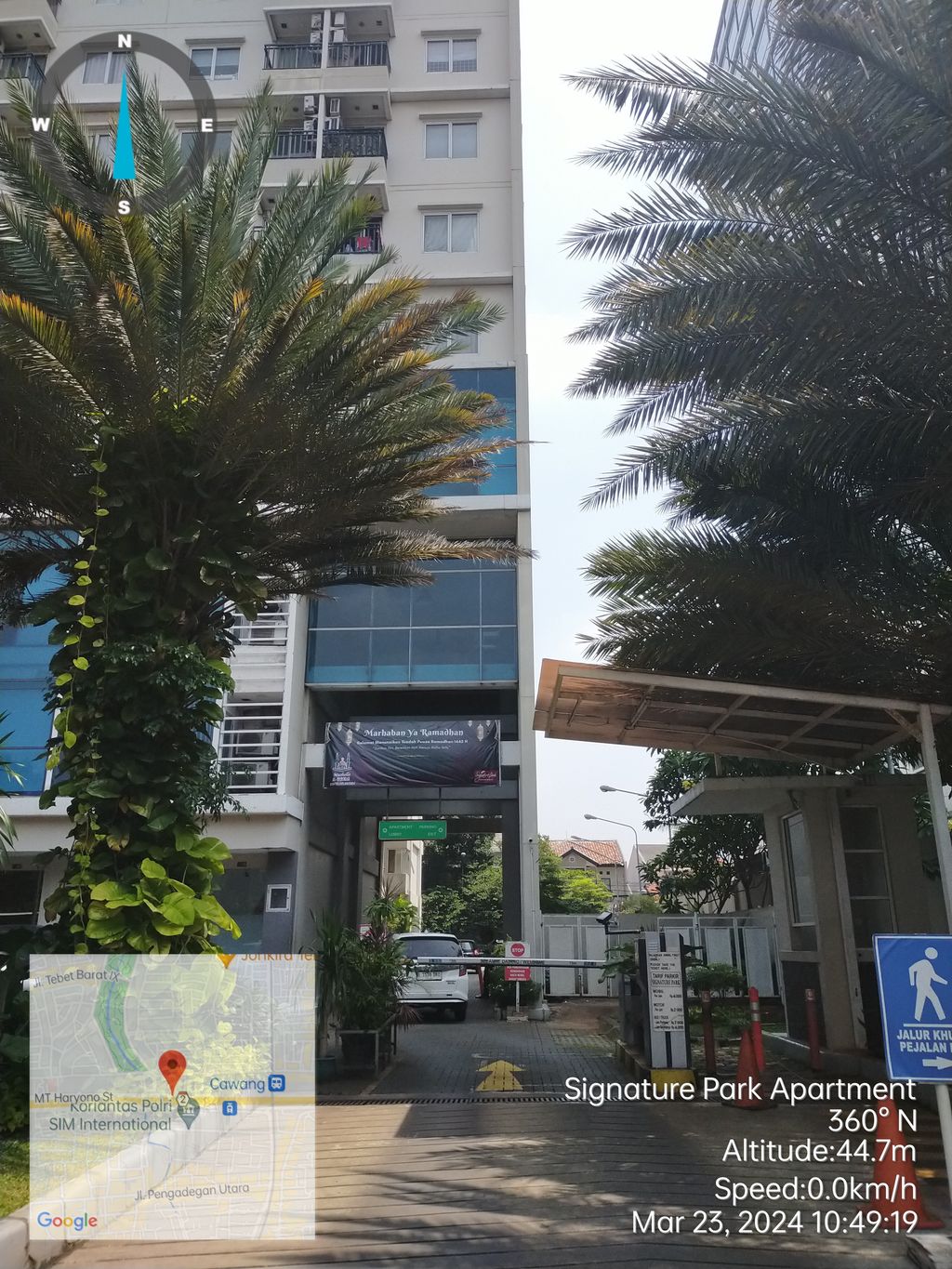 foto gerbang perumahan Signature Park Apartment