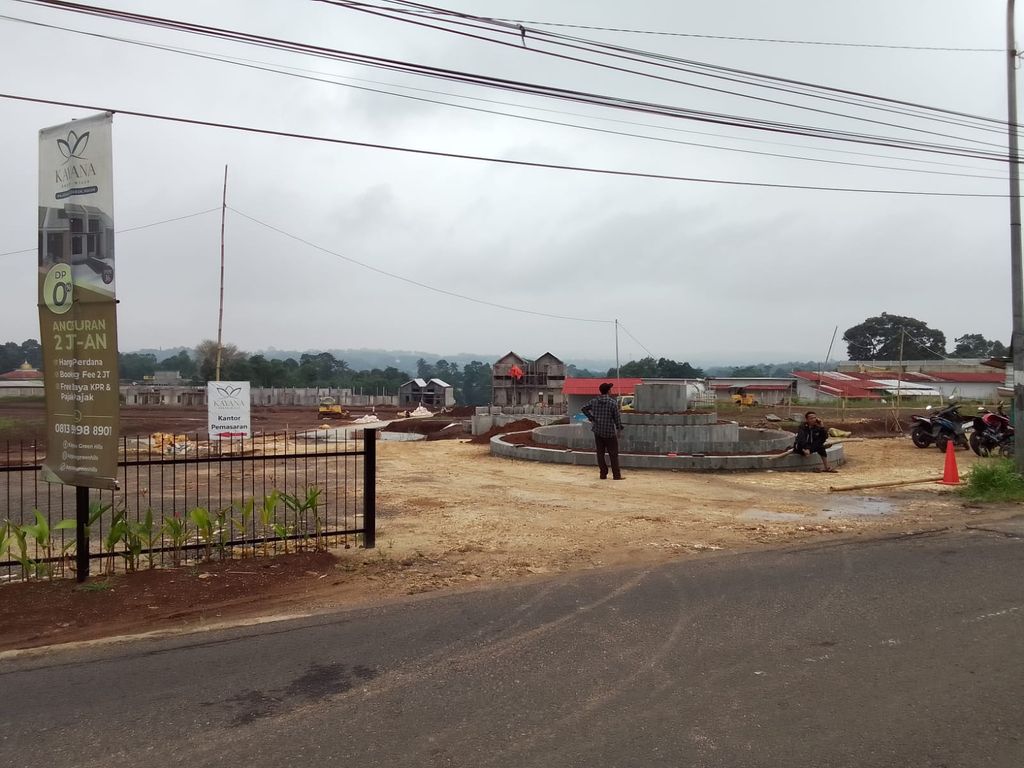 foto gerbang perumahan KAYANA GREEN HILLS