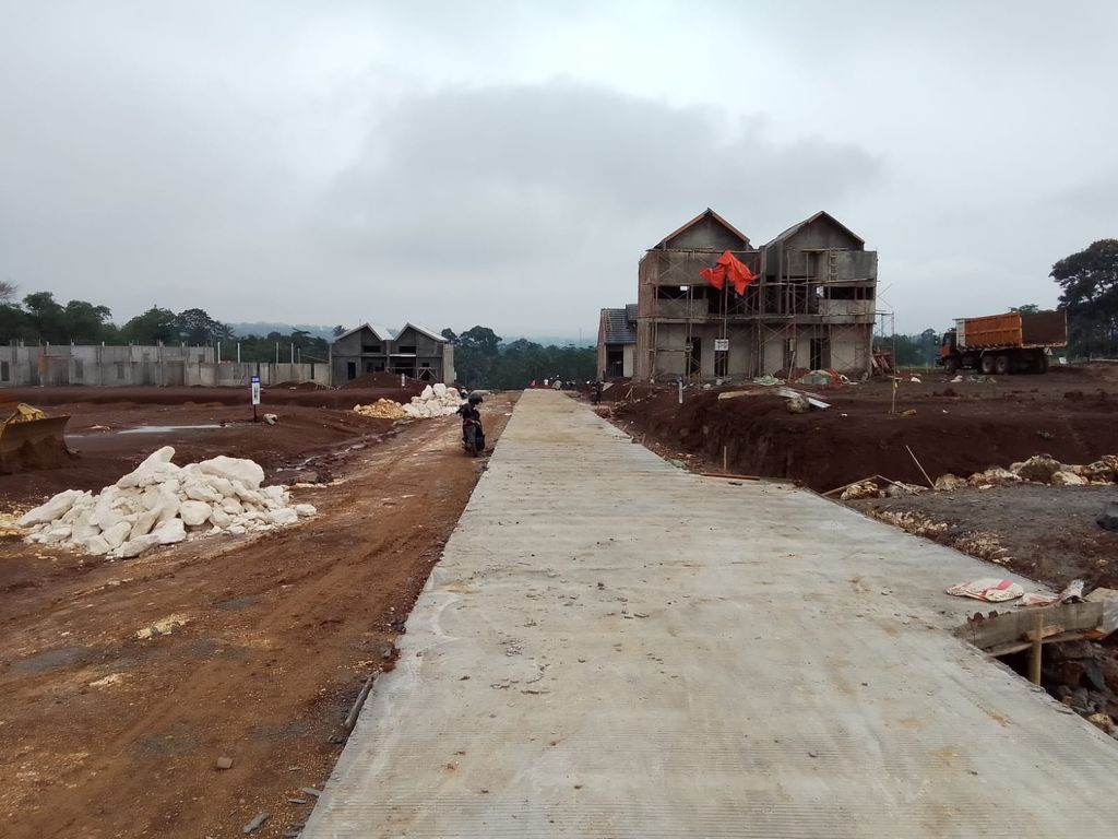 foto posisi tengah perumahan KAYANA GREEN HILLS