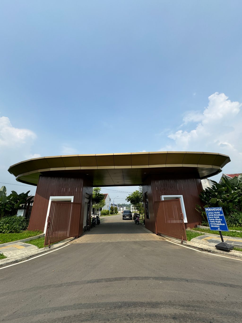 foto gerbang perumahan CITRAINDAH CITY BUKIT PERMAI