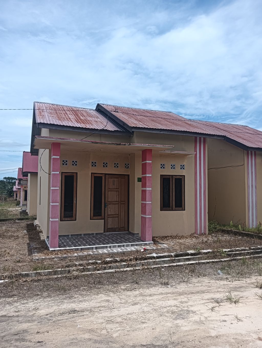 foto contoh rumah perumahan GRAND LONG SAND
