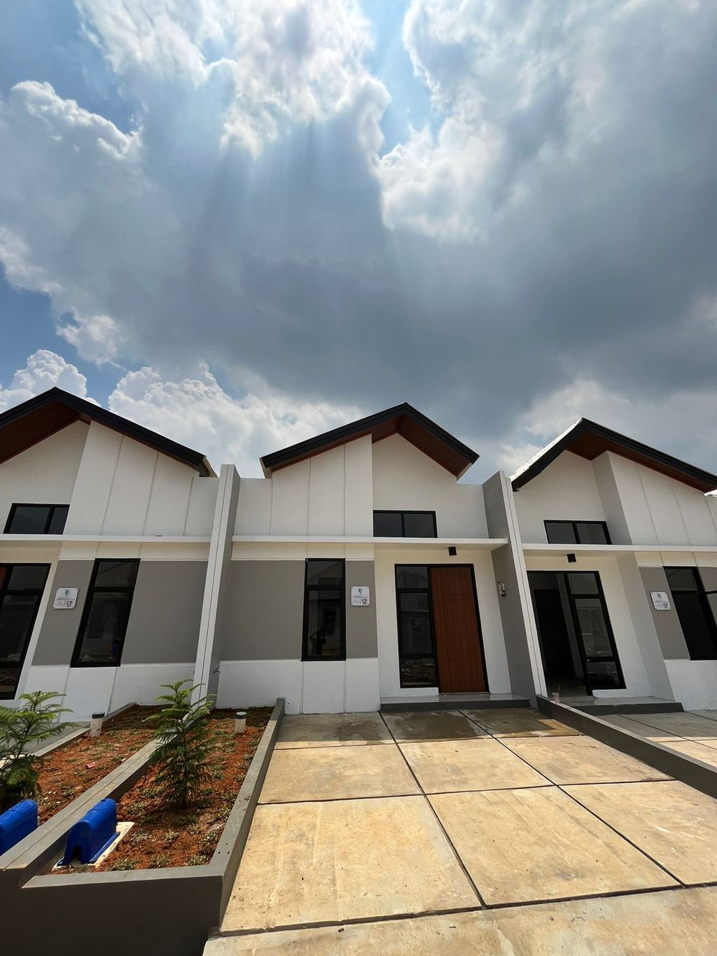 foto tampak rumah tipe ASTER 30 perumahan KAYANA GREEN HILLS