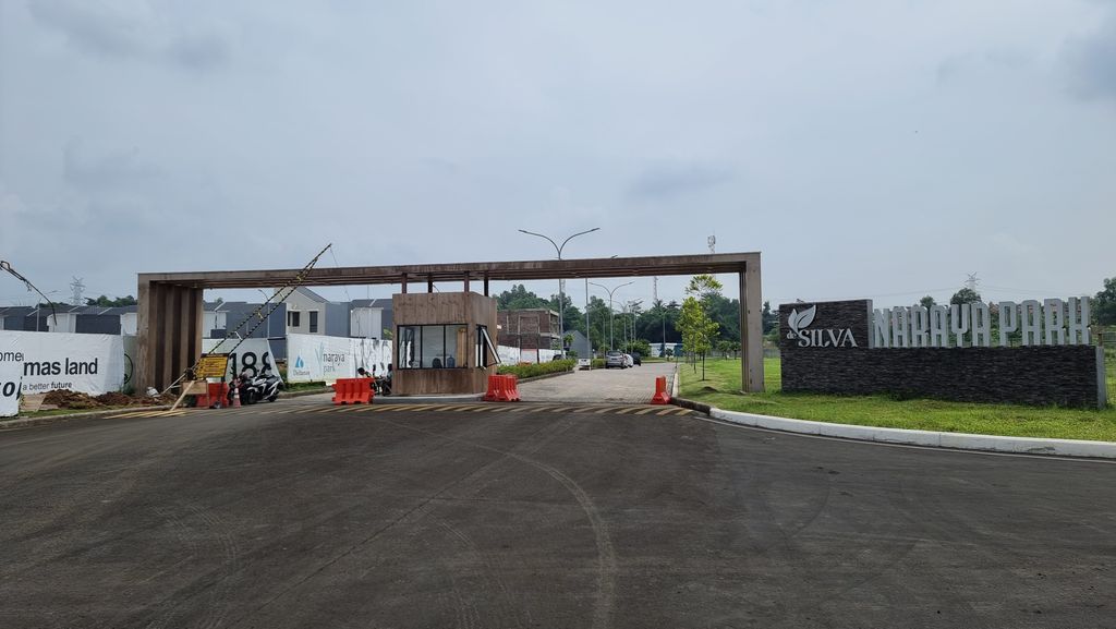 foto gerbang perumahan DE SILVA