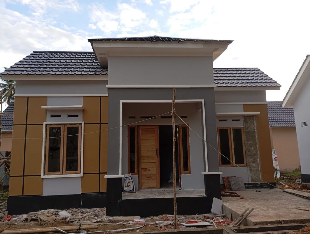 foto contoh rumah perumahan PERMATA DANLY 2