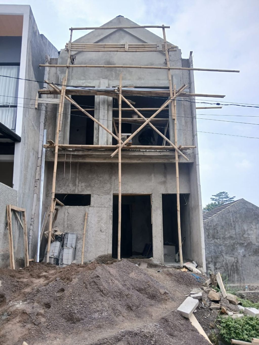 foto tampak rumah tipe 41 Compact Classic Modern HC 2KT (452) perumahan G-Land Cilengkrang Residence Blok G-I